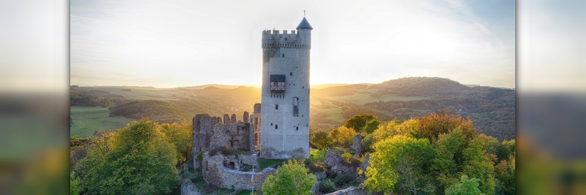 Turm der Burg Olbrück