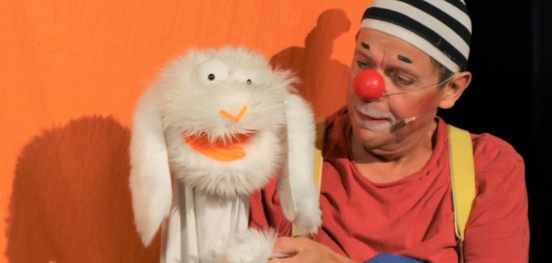 Wenn Clowns zaubern wird es immer irgendwie komisch Wenn Clowns zaubern wird es immer irgendwie komisch